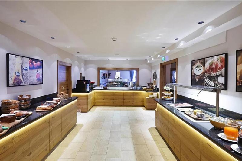Hotel-Gasthof Zur Schoenen Aussicht Sankt Johann in Tirol Exteriör bild