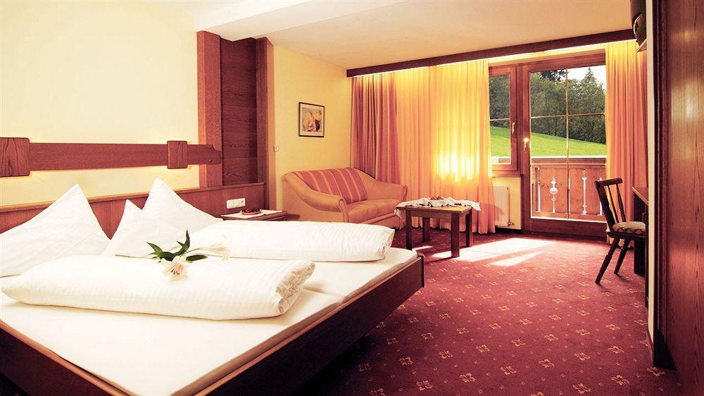Hotel-Gasthof Zur Schoenen Aussicht Sankt Johann in Tirol Exteriör bild