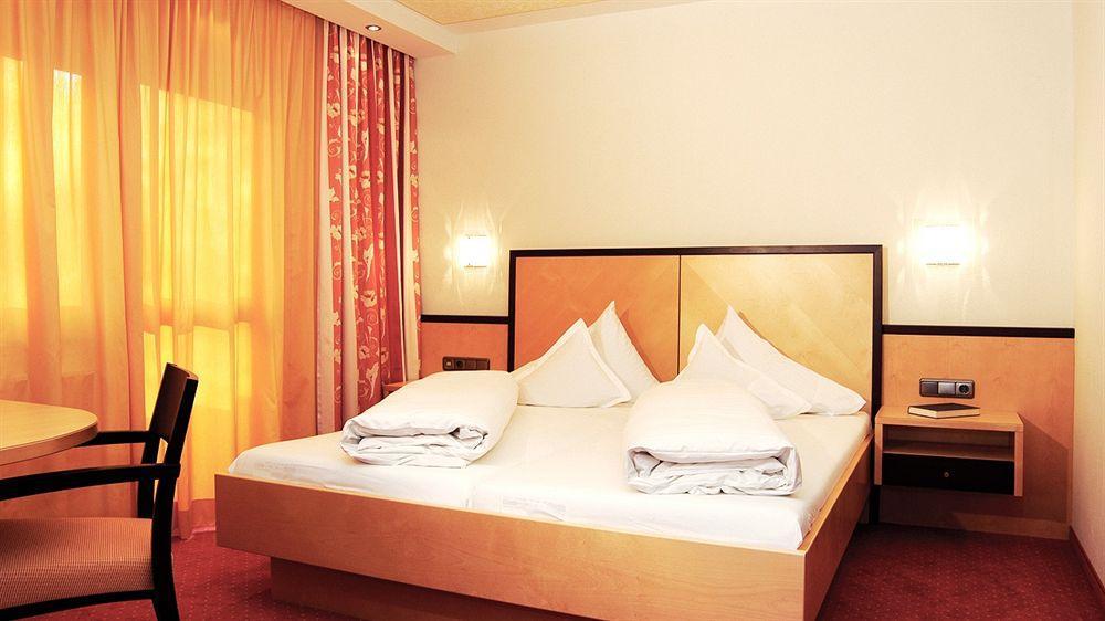 Hotel-Gasthof Zur Schoenen Aussicht Sankt Johann in Tirol Exteriör bild