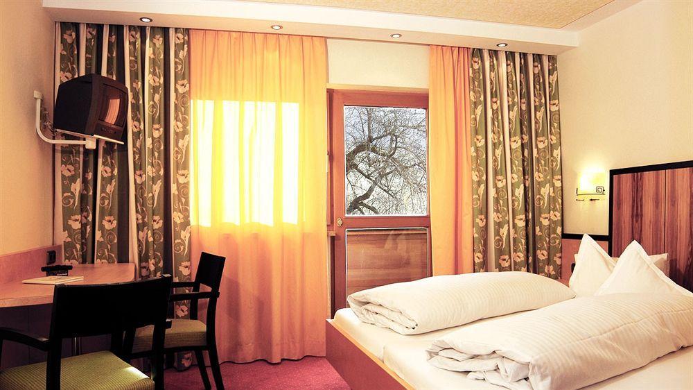 Hotel-Gasthof Zur Schoenen Aussicht Sankt Johann in Tirol Exteriör bild